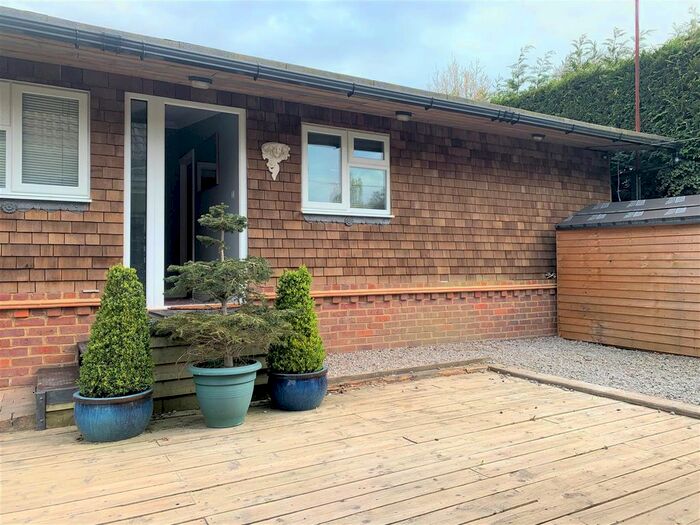 1 Bedroom Flat To Rent In Megg Lane, Chipperfield, Kings Langley, WD4