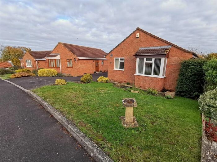 2 Bedroom Bungalow To Rent In Kidners Close, Woolavington, Bridgwater, TA7