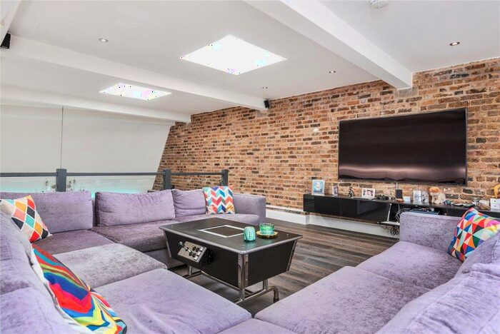 2 Bedroom House To Rent In Tabernacle Street, Shoreditch, EC2A