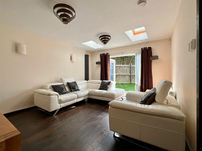 3 Bedroom Semi-Detached House For Sale In Wayside, Marsden, South Shields, NE34