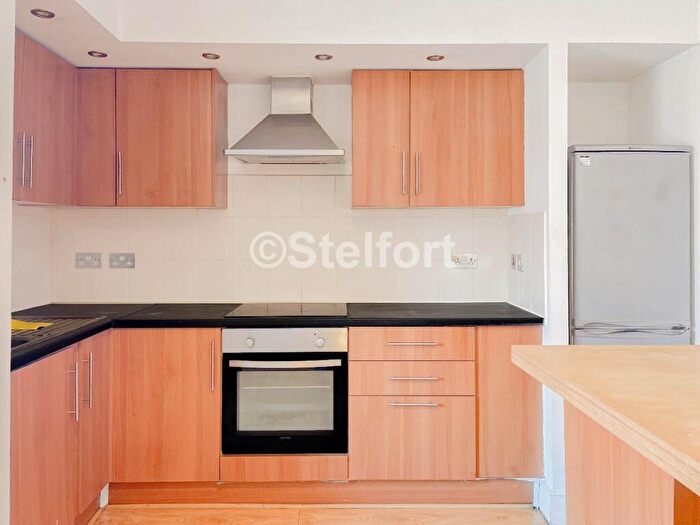4 Bedroom Flat To Rent In Holloway Road, London, N7