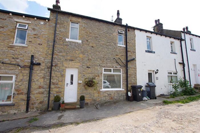 2 Bedroom House For Sale In Ashfield Terrace, Greetland, Halifax, HX4