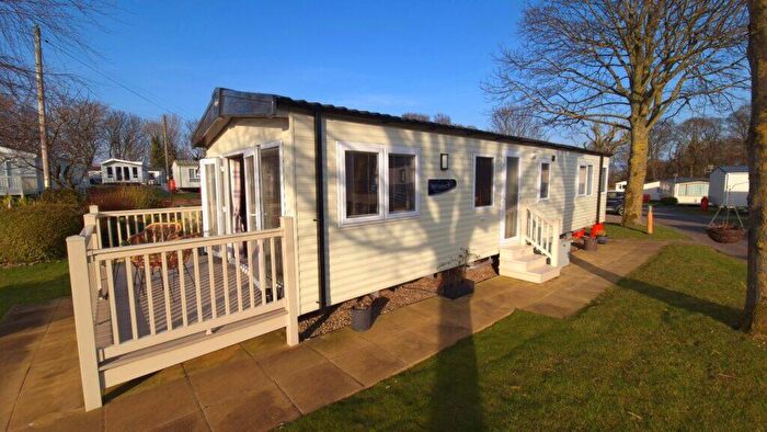 2 Bedroom Property For Sale In Chantry Country And Leisure Park, Leyburn, Yorkshire, DL8