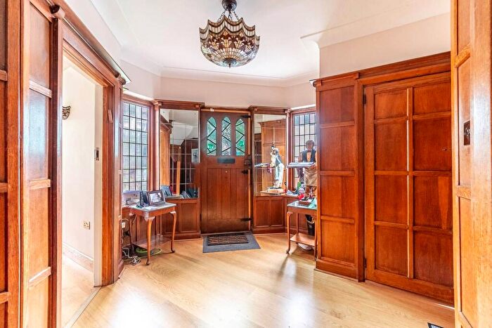 4 Bedroom Semi Detached House For Sale In Canons Drive, Edgware, HA8