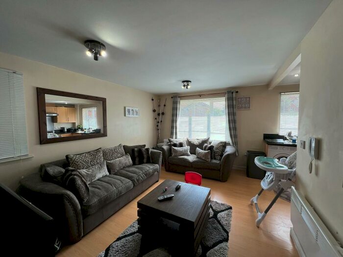 2 Bedroom Apartment To Rent In Yukon Road, Broxbourne, EN10