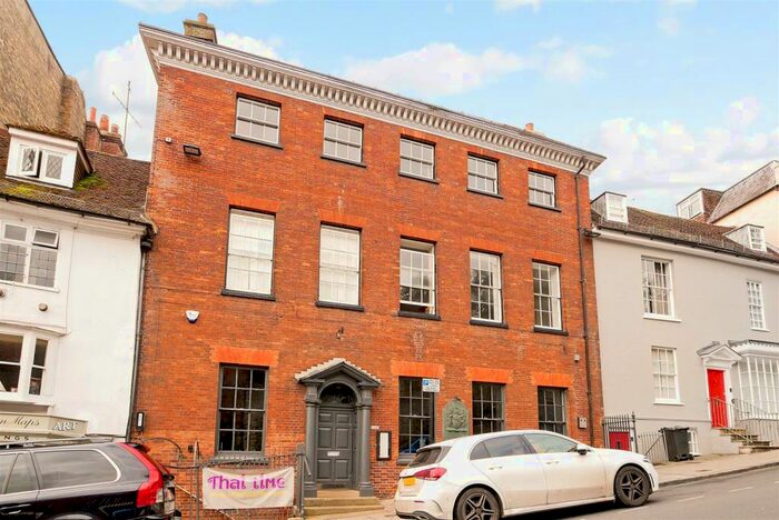 1 Bedroom Flat To Rent In High Street, Arundel, BN18