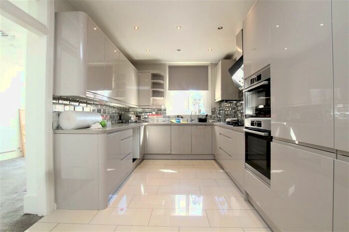 4 Bedroom End Of Terrace House To Rent In Highbury Gardens, Seven Kings, IG3