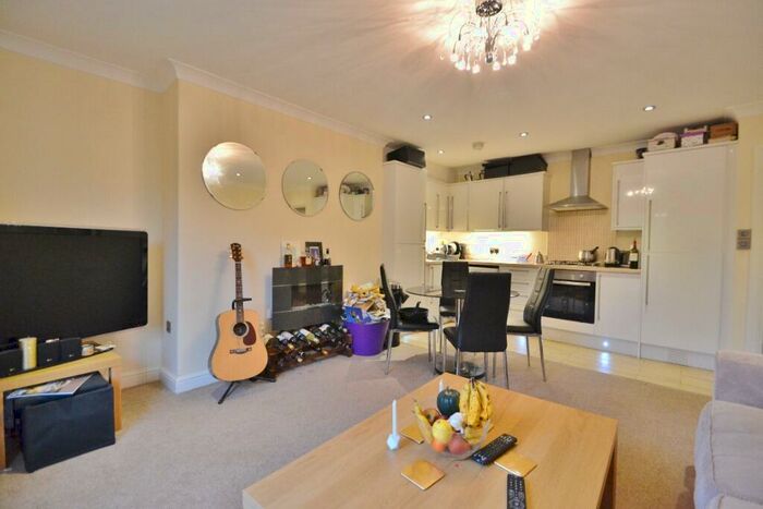 2 Bedroom Flat To Rent In Westfield Terrace, Chapel Allerton, Leeds, LS7