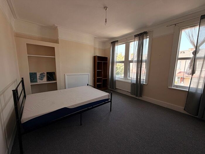 3 Bedroom Terraced House To Rent In Grainger Road, London, N22