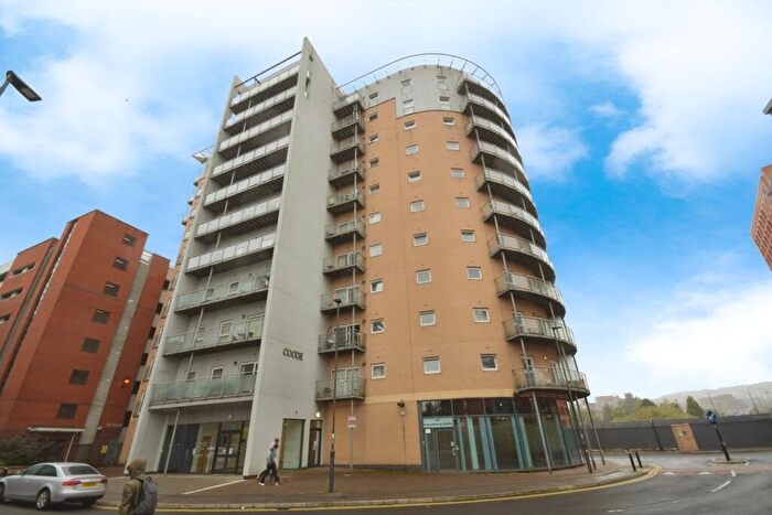 2 Bedroom Flat For Sale In Millsands, Sheffield, South Yorkshire, S3