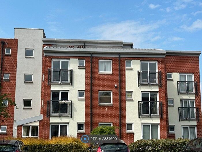 2 Bedroom Flat To Rent In Chester Road, Manchester, M32
