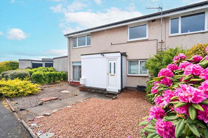2 Bedroom Property For Sale In Lawers Crescent, FK2