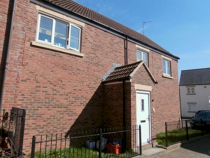 2 Bedroom Detached House To Rent In Tuscan Road, Swindon, SN25
