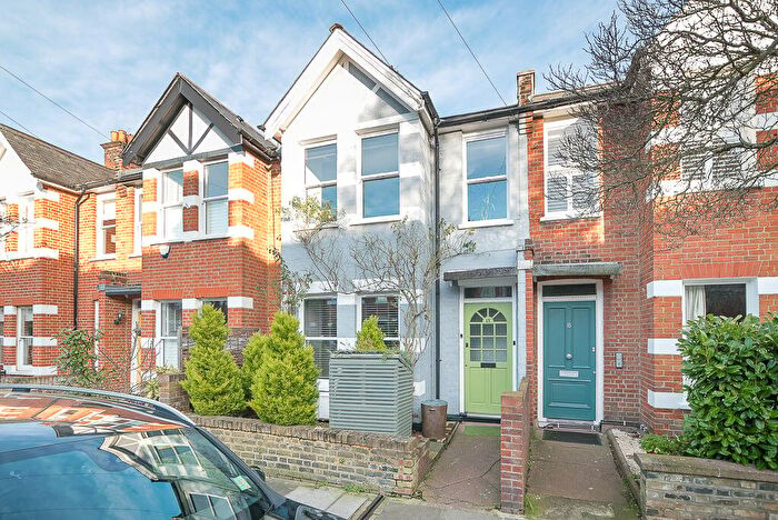 1 Bedroom Flat To Rent In Ground Floor Flat, Second Avenue, SW14