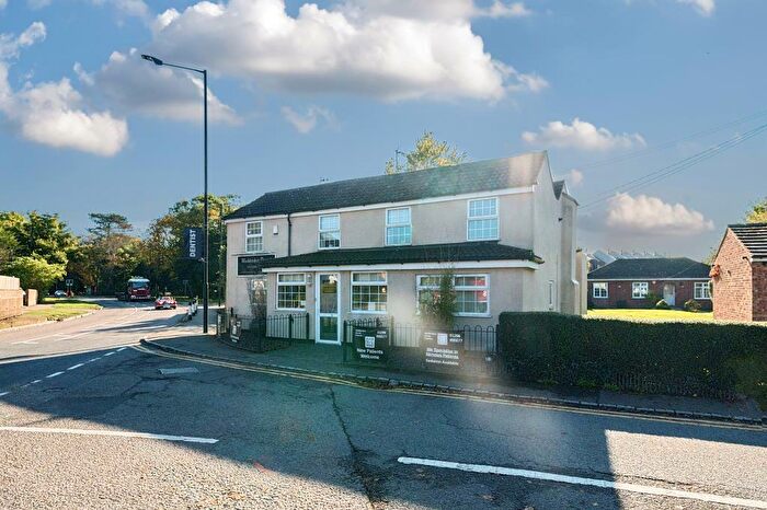 2 Bedroom Apartment To Rent In High Street, Waddesdon, HP18