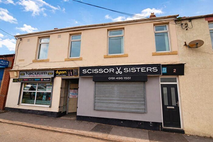 3 Bedroom Flat To Rent In Dewhurst Terrace, Sunniside, NE16