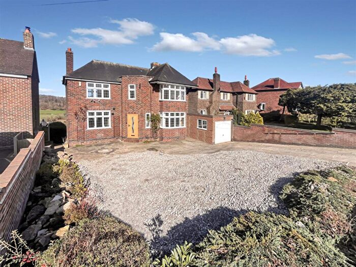 3 Bedroom Detached House For Sale In Burton Road, Midway, Swadlincote, DE11