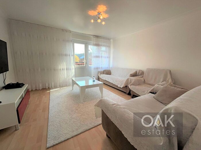3 Bedroom Terraced House To Rent In Stonebridge Road, London, N15