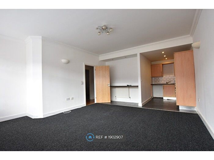 2 Bedroom Flat To Rent In Guildford Street, Luton, LU1