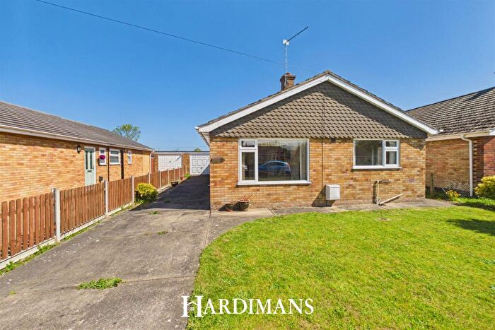 3 Bedroom Bungalow For Sale In Squires Walk, Gunton, Lowestoft, NR32