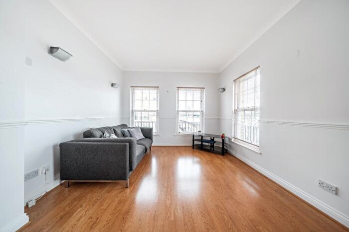 2 Bedroom Apartment To Rent In Elizabeth Square, Rotherhithe, SE16