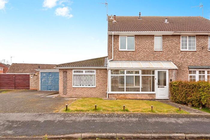 3 Bedroom Semi-Detached House For Sale In Fourth Avenue, Grantham, NG31