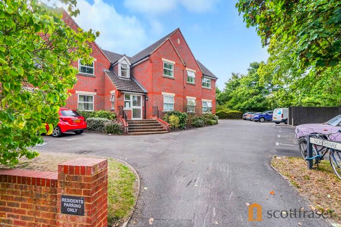 2 Bedroom Flat To Rent In North Way, Headington, Oxford, OX3