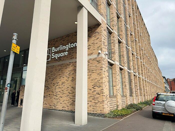 2 Bedroom Flat To Rent In Boundary Lane, Manchester, Greater Manchester, M15