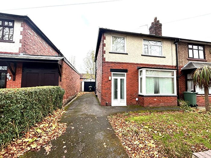 3 Bedroom Semi-Detached House To Rent In Spencer Avenue, Whitefield, M45