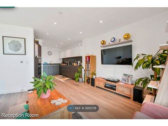 1 Bedroom Flat To Rent In Avenue Road, London, W3