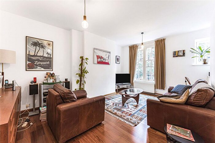 2 Bedroom Flat For Sale In Ligonier Street, London, E2