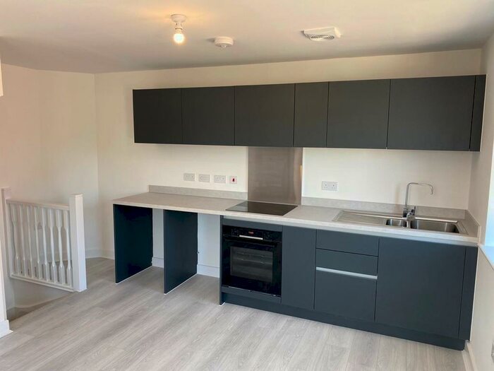 2 Bedroom Town House To Rent In Dallington Street, Nottingham, Nottinghamshire, NG8