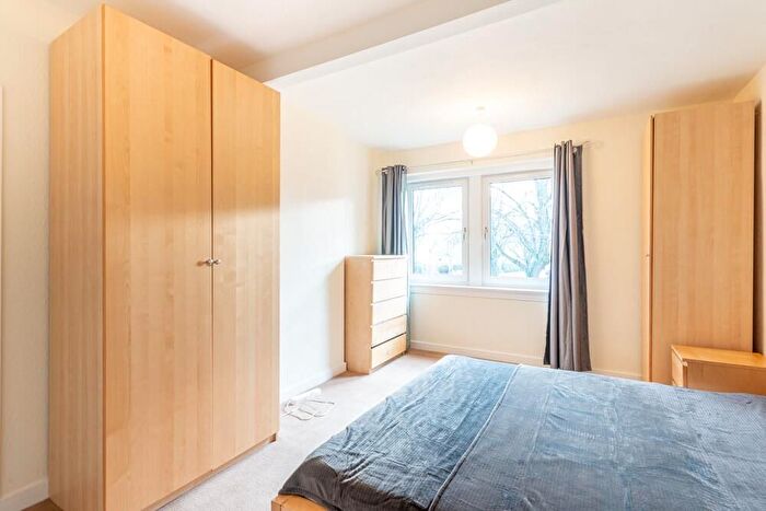 2 Bedroom Flat To Rent In Boswall Terrace, Edinburgh, EH5