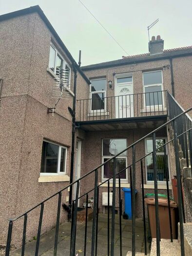 3 Bedroom Flat To Rent In Townhill Road, Dunfermline, Fife, KY12