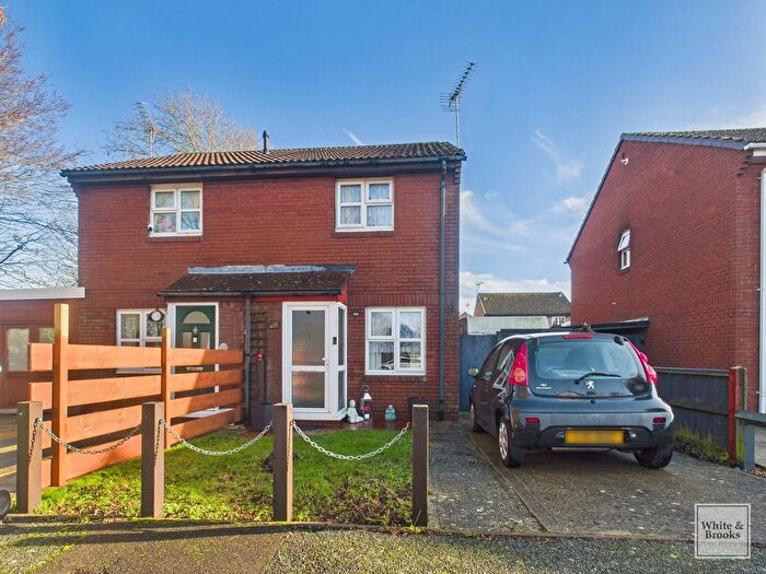 2 Bedroom Semi-Detached House For Sale In Montgomery Drive, Bognor Regis, PO22