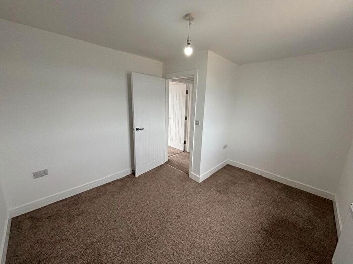 2 Bedroom Flat To Rent In Apartment Beach Heights, SS8