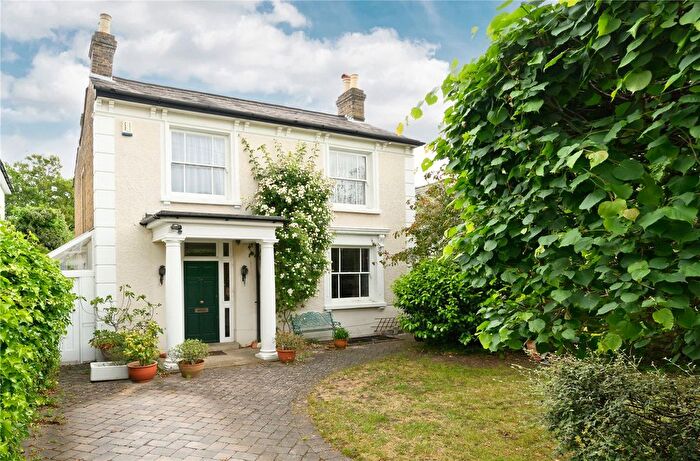 4 Bedroom Detached House For Sale In Princes Road, Weybridge, Surrey, KT13