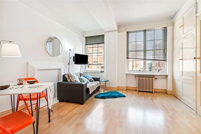 Studio To Rent In Queens Court, Notting Hill, W2