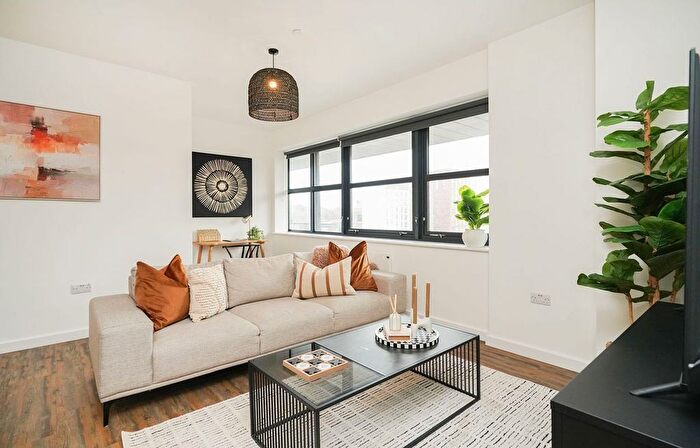 2 Bedroom Flat To Rent In Young Street, City Centre, S1