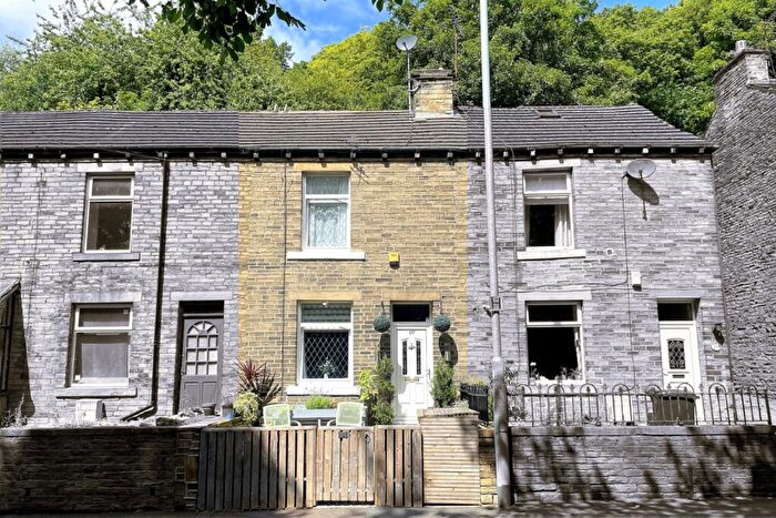 2 Bedroom Terraced House For Sale In Park Road, Elland, West Yorkshire, HX5