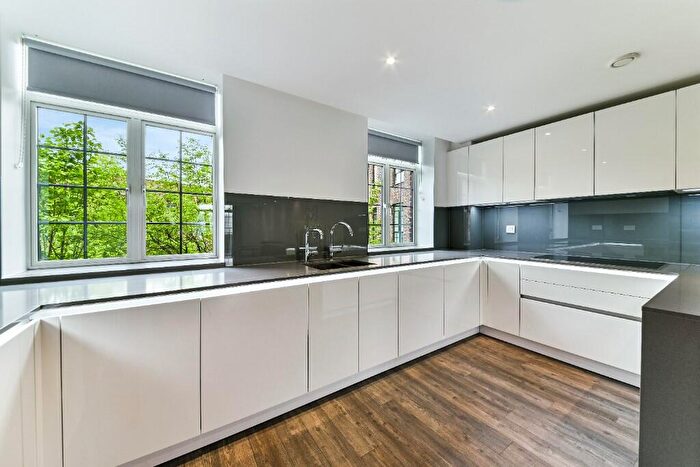 2 Bedroom Apartment To Rent In Hampstead Reach, Chandos Way, London, NW11