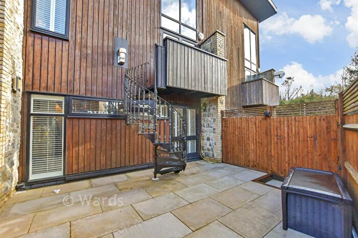 3 Bedroom Town House For Sale In Sandling Lane, Penenden Heath, Maidstone, Kent, ME14