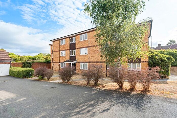 2 Bedroom Flat For Sale In Fox Hollow Drive, Bexleyheath, Kent, DA7