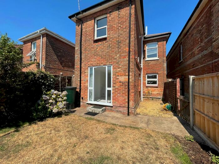 1 Bedroom Flat To Rent In Parker Road, Bournemouth, BH9