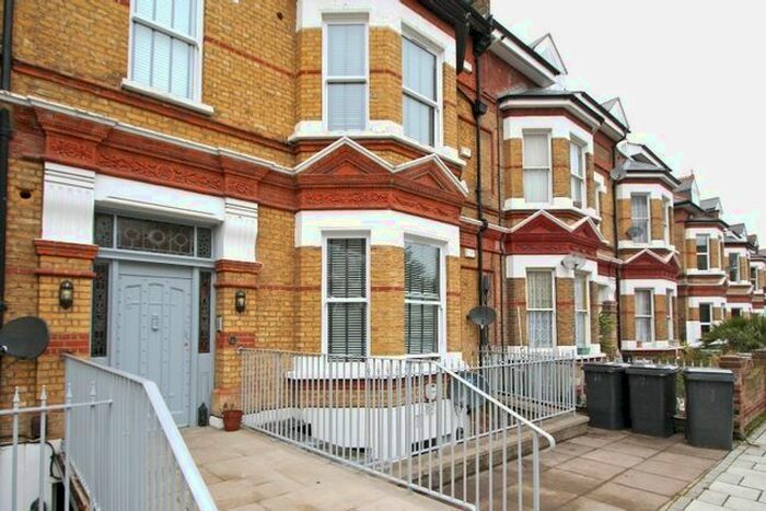 1 Bedroom Flat To Rent In Tierney Road, Streatham, SW2
