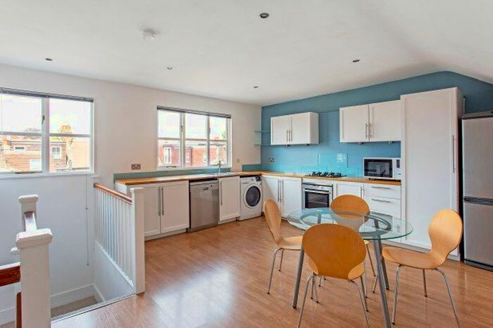 2 Bedroom Flat To Rent In Blandford Road, London, W4