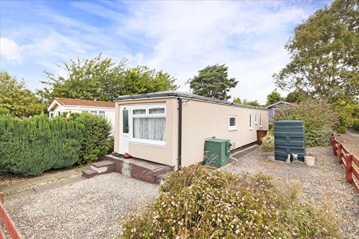 1 Bedroom Park Home For Sale In Cedar Road, Nivensknowe Park, Loanhead, EH20