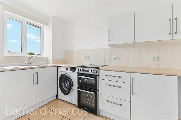 1 Bedroom Flat To Rent In Redford Close, Feltham, TW13