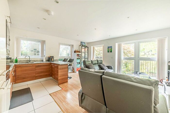 3 Bedroom Flat For Sale In Henry Court, Stanmore, HA7