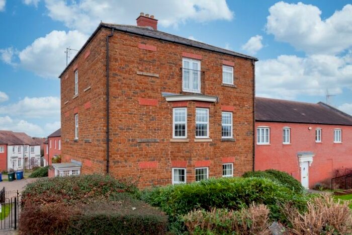 2 Bedroom Flat To Rent In Lord Fielding Close, Banbury, OX16